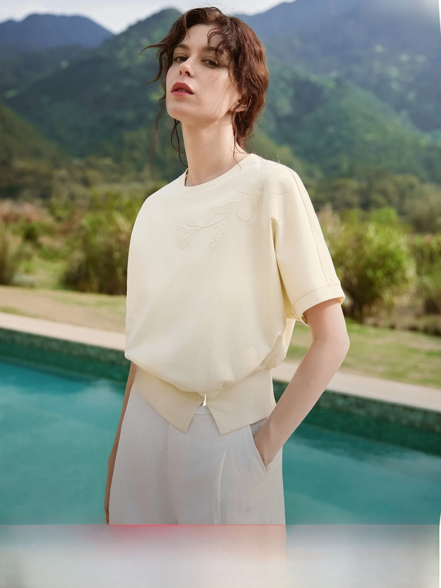 

ELLE Embroidered round Neck Short Sleeve Women's T-shirt Loose Fit Casual Summer New Style Waist Cinched Asymmetrical Hem