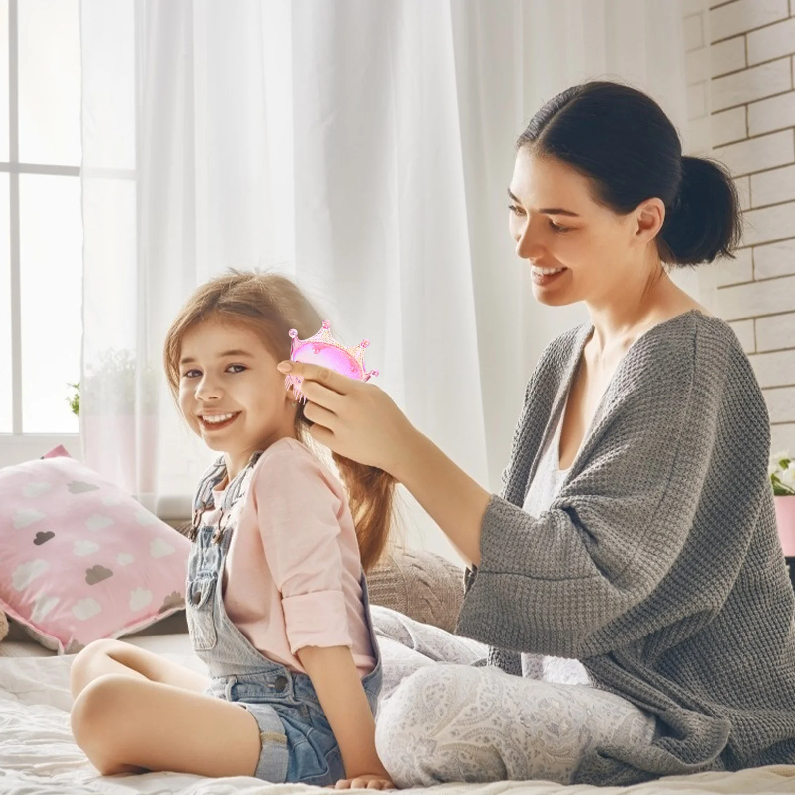 

2Pcs Kids Girls Detangling Hair Combs Crown Shaped Glitter Design Excellent Craft Portable Durable Long Serving Life Gift