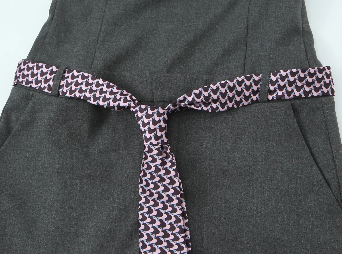 콘달라 시크 2025 여성 그레이 탱크 드레스 O넥 민소매 끈 미니 드레스 모던 엘레강스 패션 솔리드 엘레강스 여성 의류