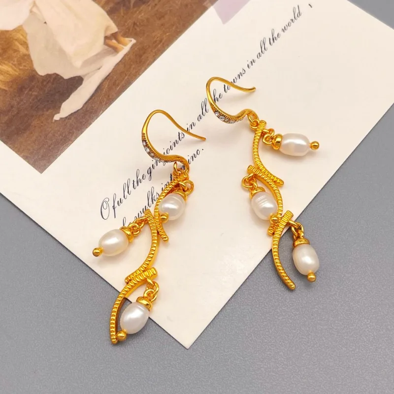 2025 New Year Autumn Winter Fairy Retro Freshwater Pearl Tassels Ear Hook Temperament Exquisite Design Gentle Earrings