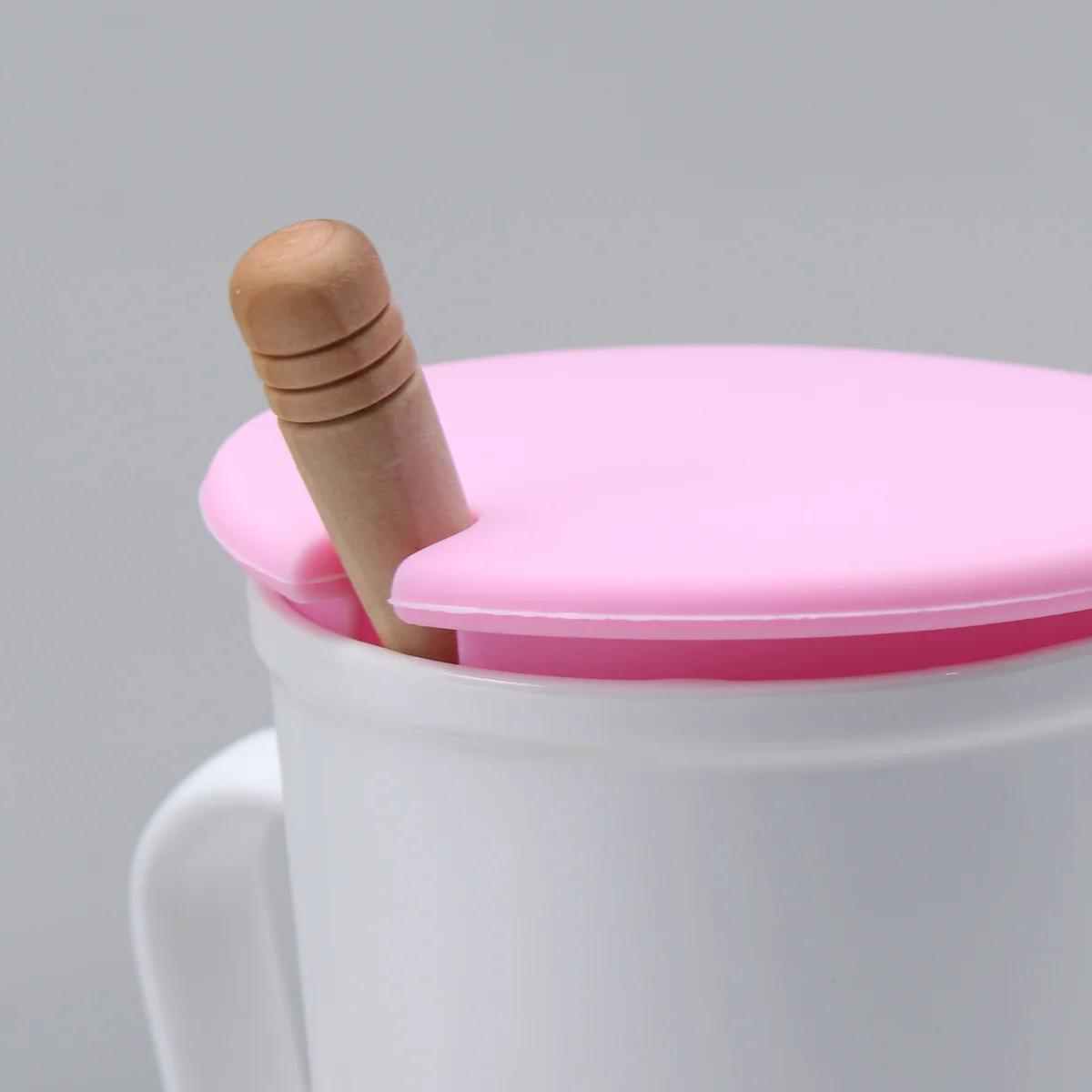 

6Pcs Silicone Cup Cover Lid Dustproof Reusable Drink Protector for Coffee Water Bottle with Spoon Slot Compatible with Ceramic