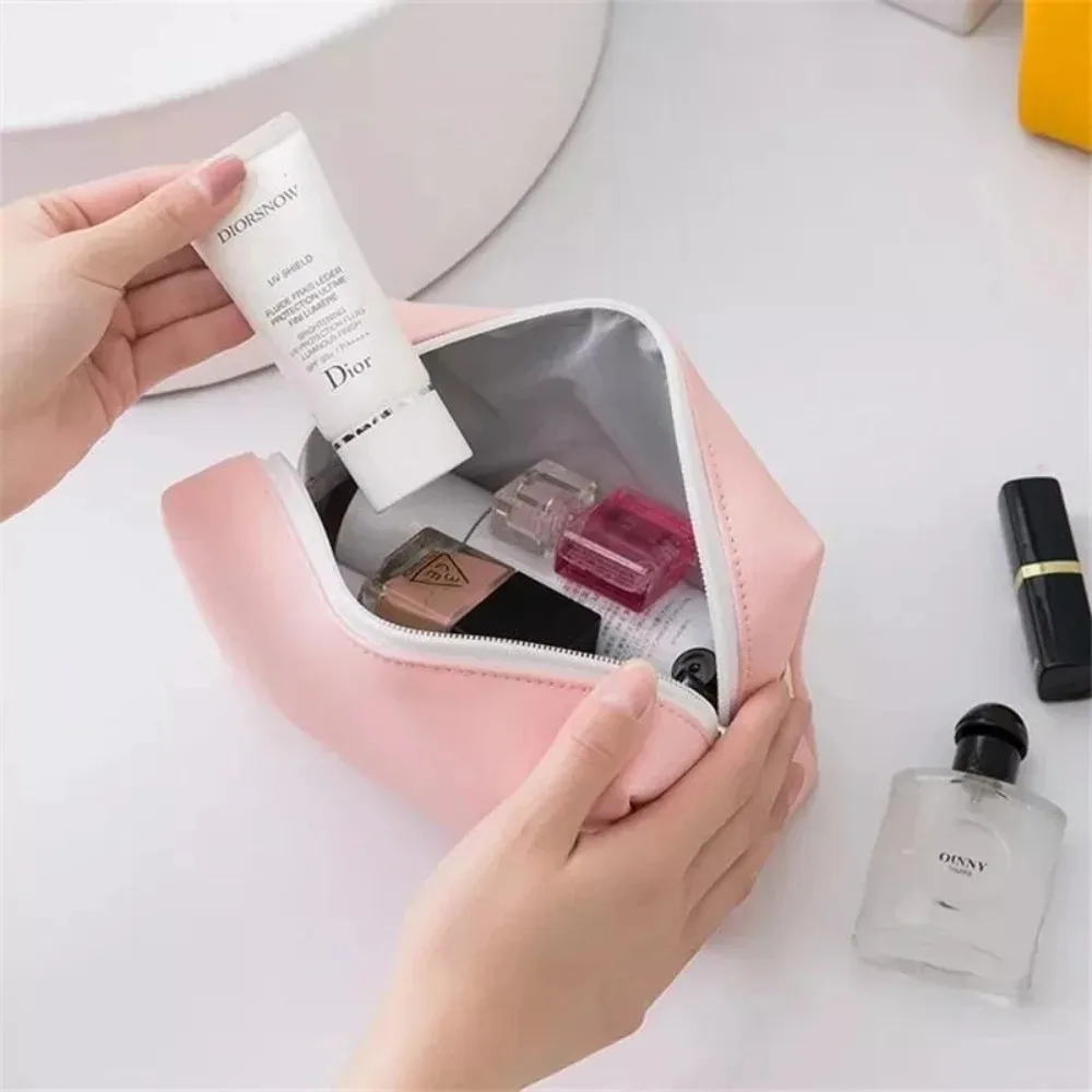 Bolsa de Maquiagem Portátil em Couro PU Estilo Ins, Estojo Cosmético Impermeável, Leve e Multifuncional, Organizador de Produtos de Higiene