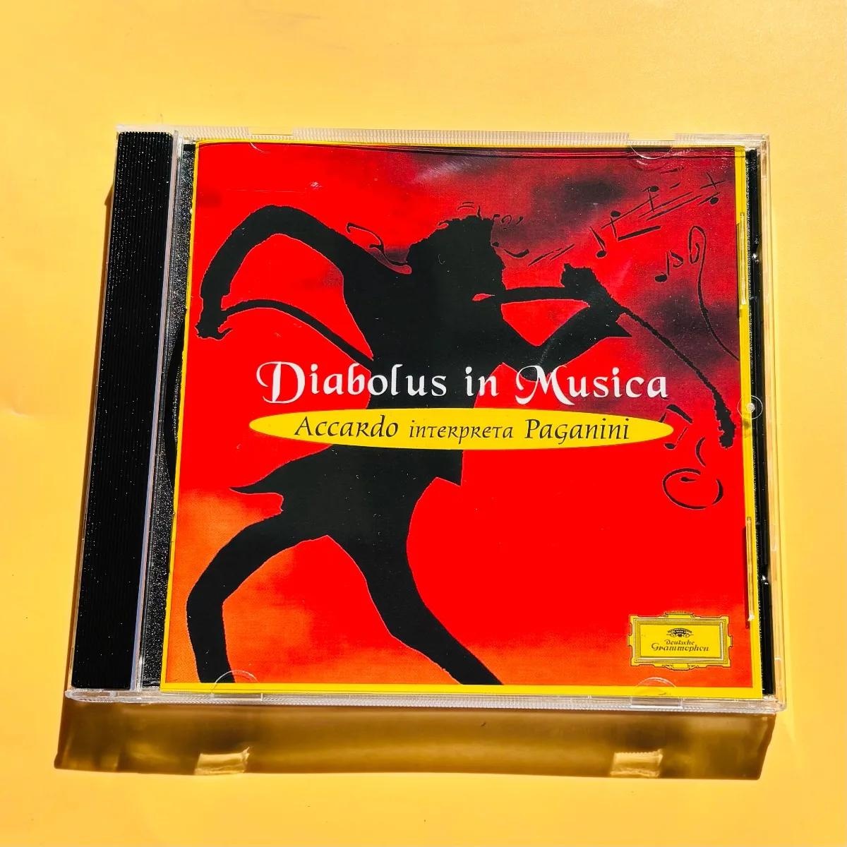 

CD-диск с репризами для скрипки Паганини: «Дьявольский трель» — исполнения Аккардо. Классические скрипичные шедевры для аудиофилов и любителей музыки.