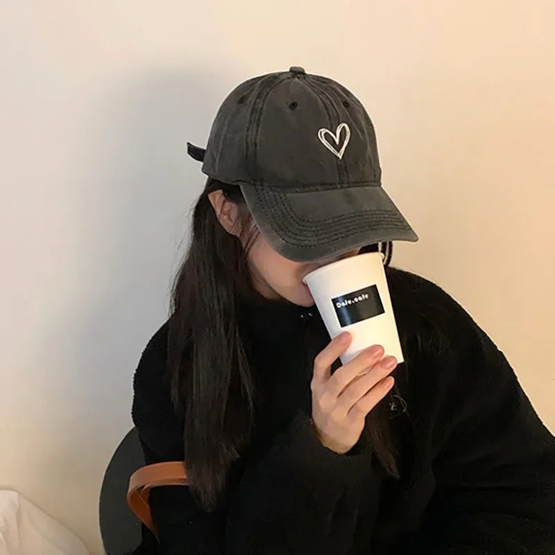 

Новые модные спортивные бейсболки для женщин с вышивкой в виде сердца, женская кепка из выстиранного хлопка, кепка-«папа»