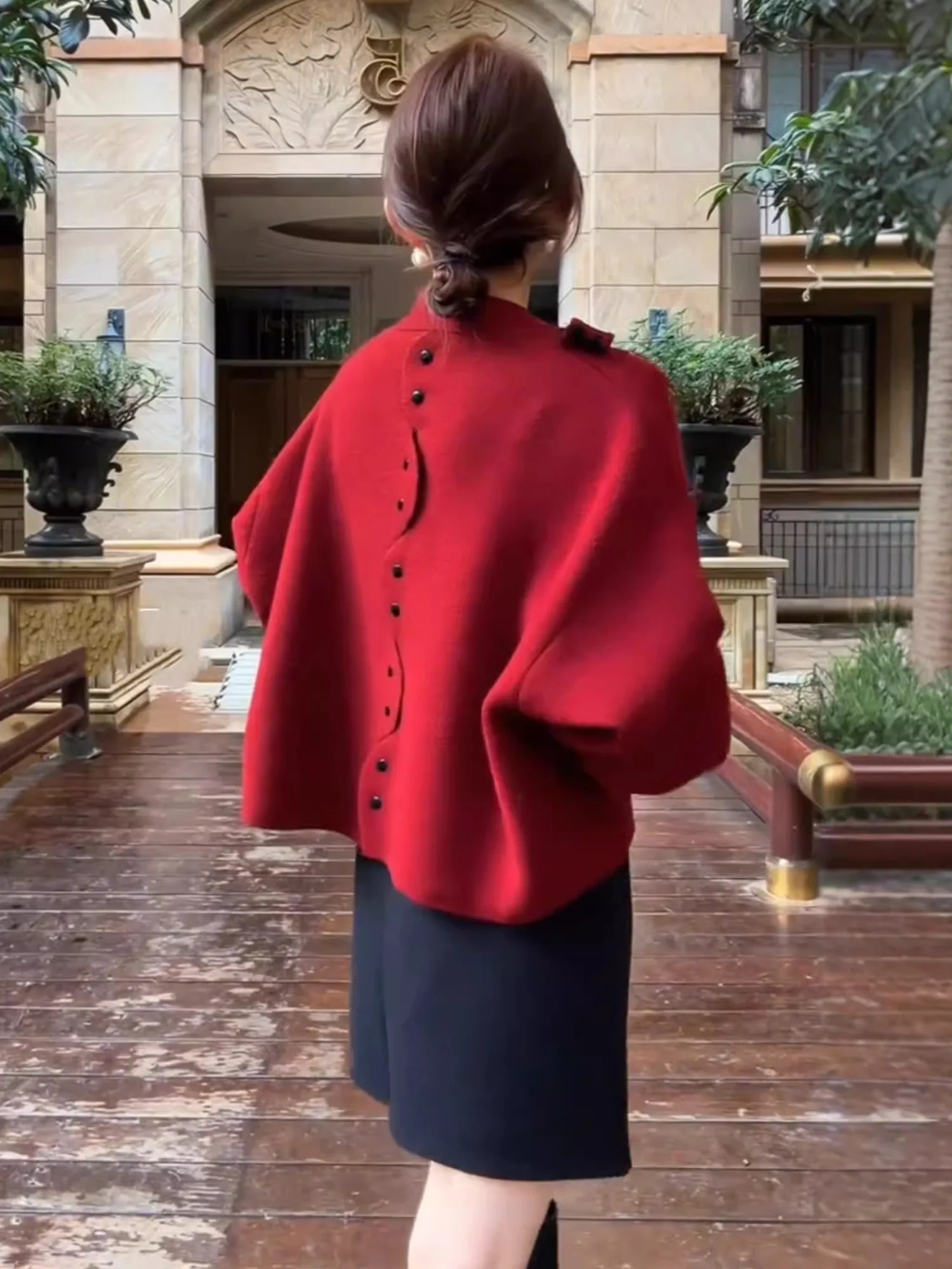 

Новый женский вязаный свитер свободного кроя с бантом и пуговицами, утепленный, для зимы, с эффектом стройности, в красную клетку, к Новому году