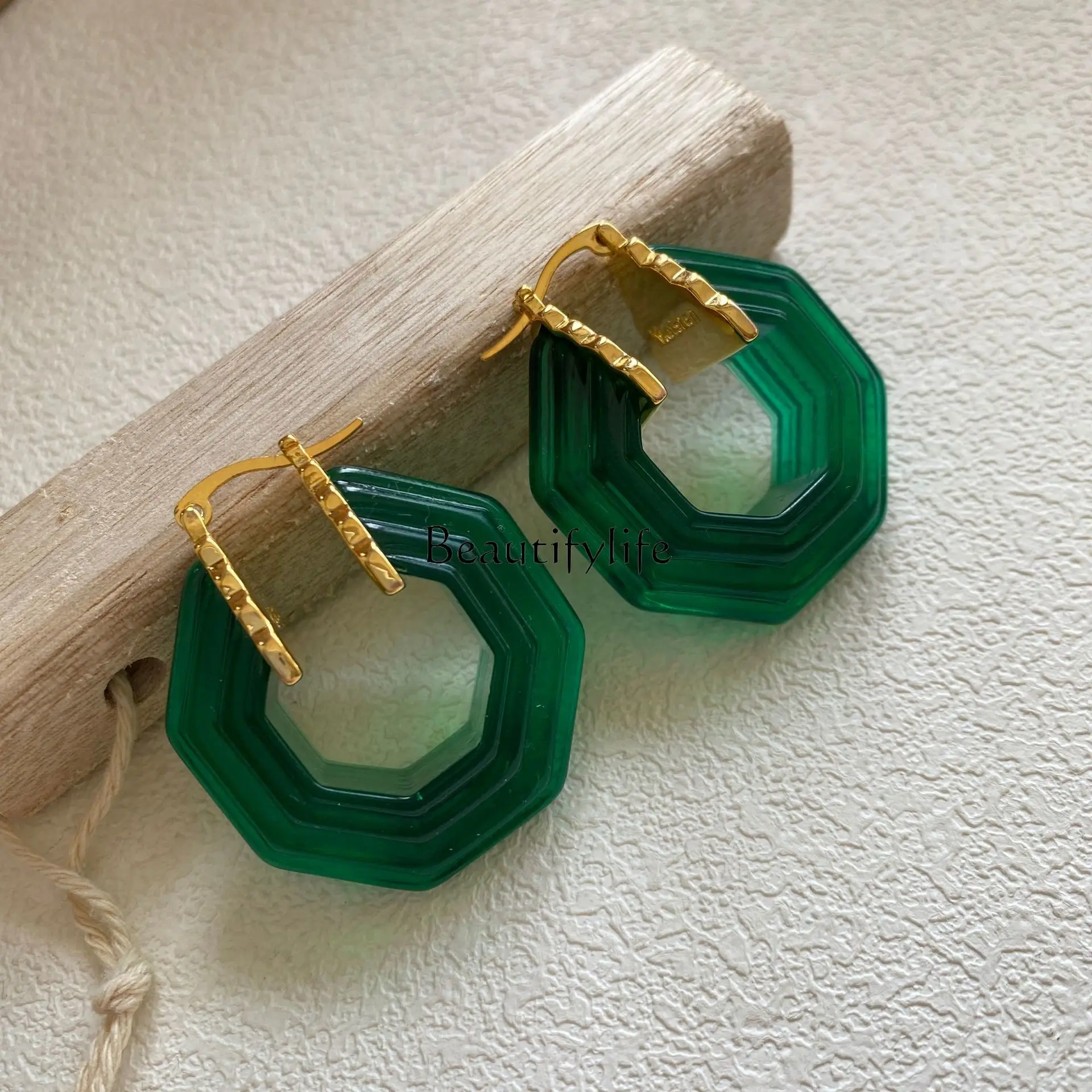 Retro simple French elegant hexagonal water chestnut acrylic stud earrings female cold wind