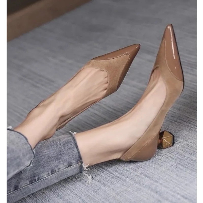 Neue Stil Luxus frauen Mode Mittlere Ferse Spezielle-förmigen Heels Spitz Flach Einzelnen Schuhe Dame Freizeit Bequeme Arbeit schuhe
