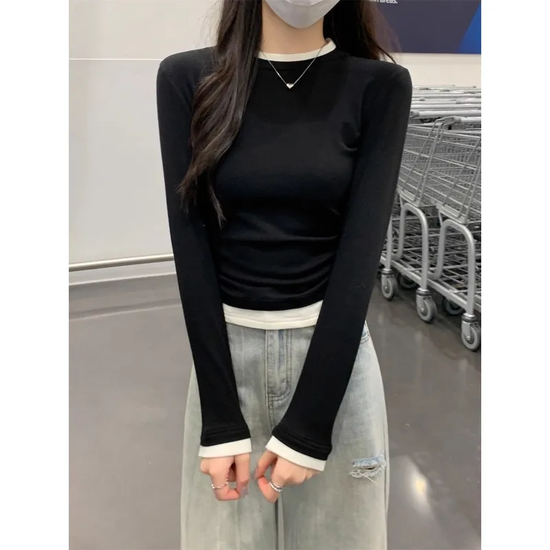 Jesienna bluzka z kontrastowymi kolorami, imitacja dwuczęściowej, plisowana, z długim rękawem, wyszczuplająca, bazowa.