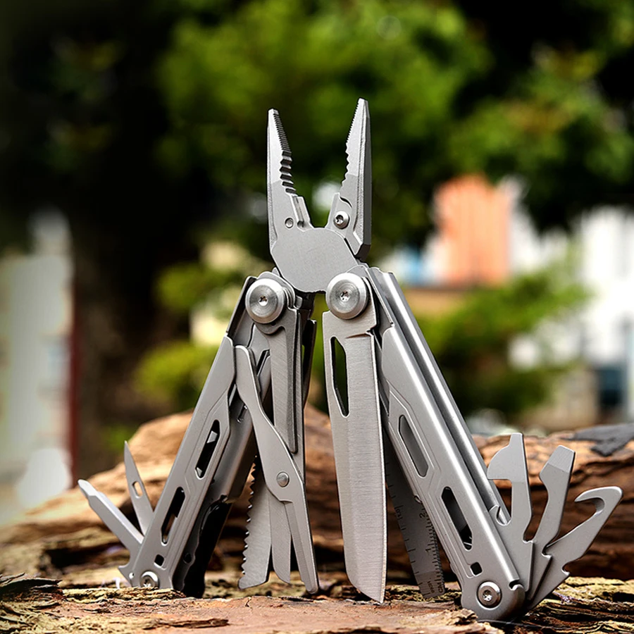 Multitool Pliers 17-in-1 Stainless Steel Multi Tool, Scissors, Back Clip, Folding Pocket Multifunctional EDC Tool for Survival C