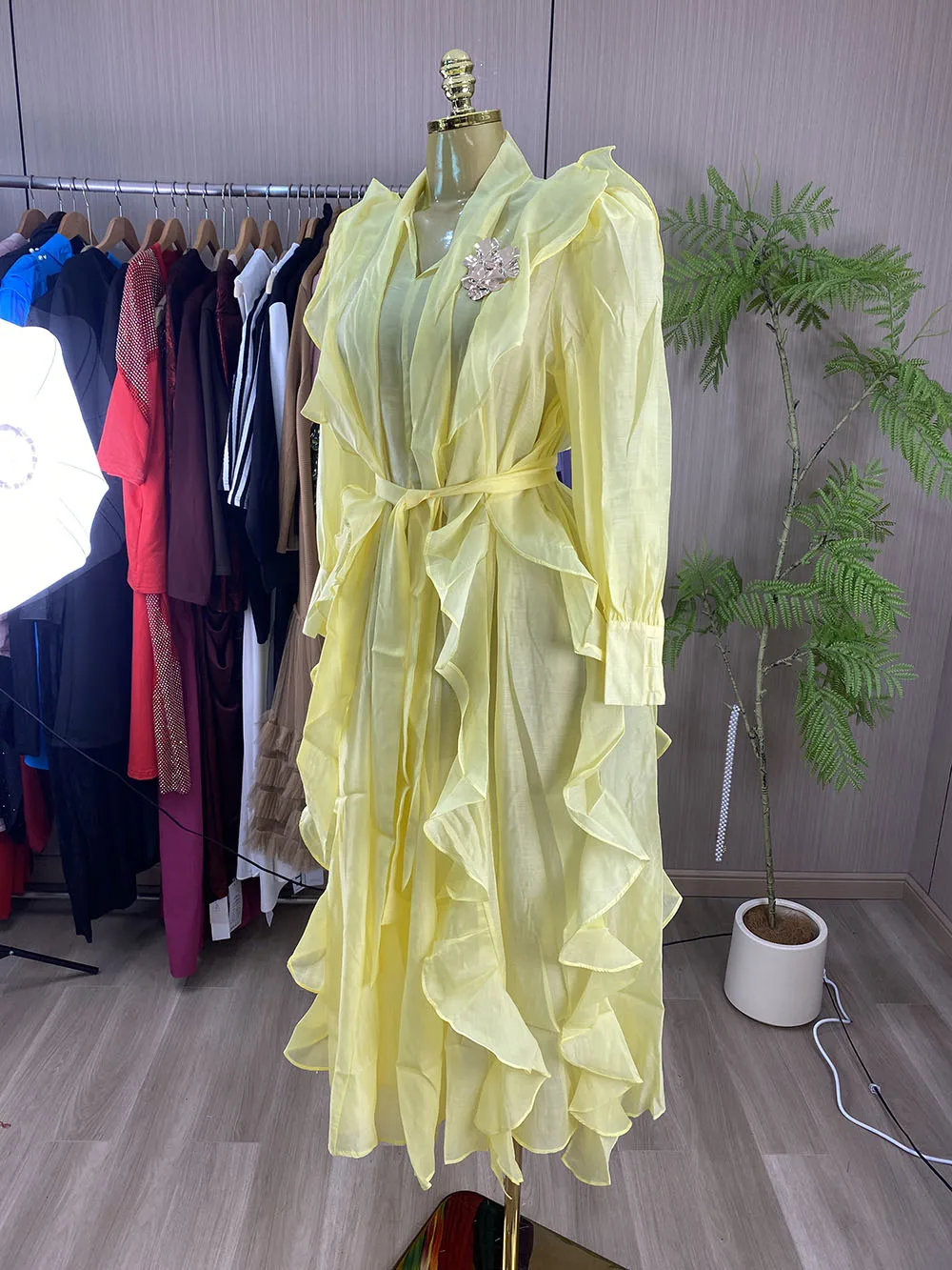 Women's Fashion Dress: Designer Elegant Party Style Featuring 3D Bow Appliqués, Lantern Sleeves, and Ruffles.-GZXX1092