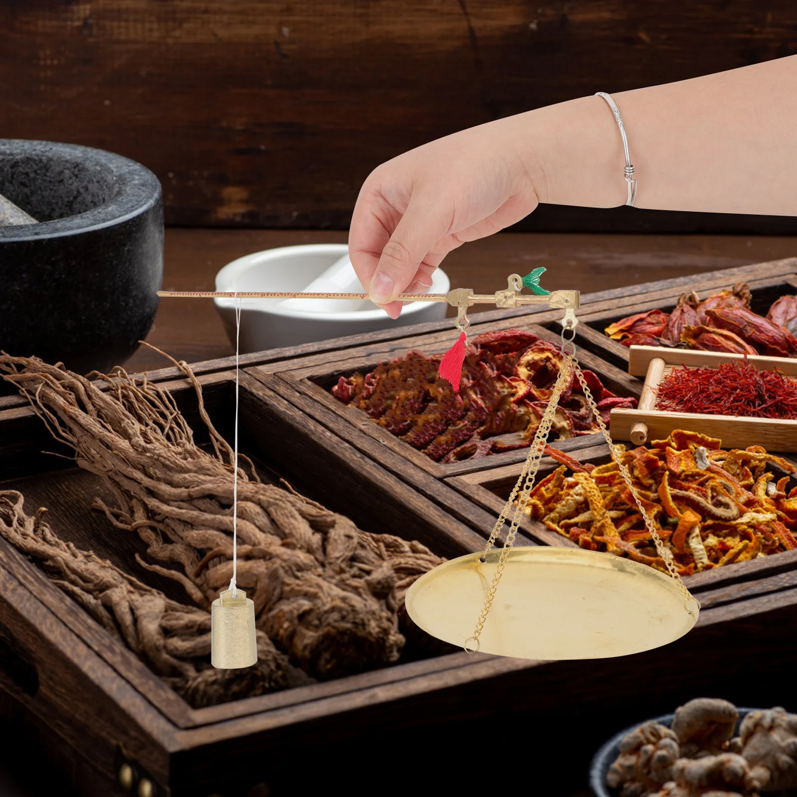 

Mini Retro Copper Scale Accurate Medicine Scale for Chinese Medicine Tea Leaf Dried Fruit Weighing Multipurpose Home Use