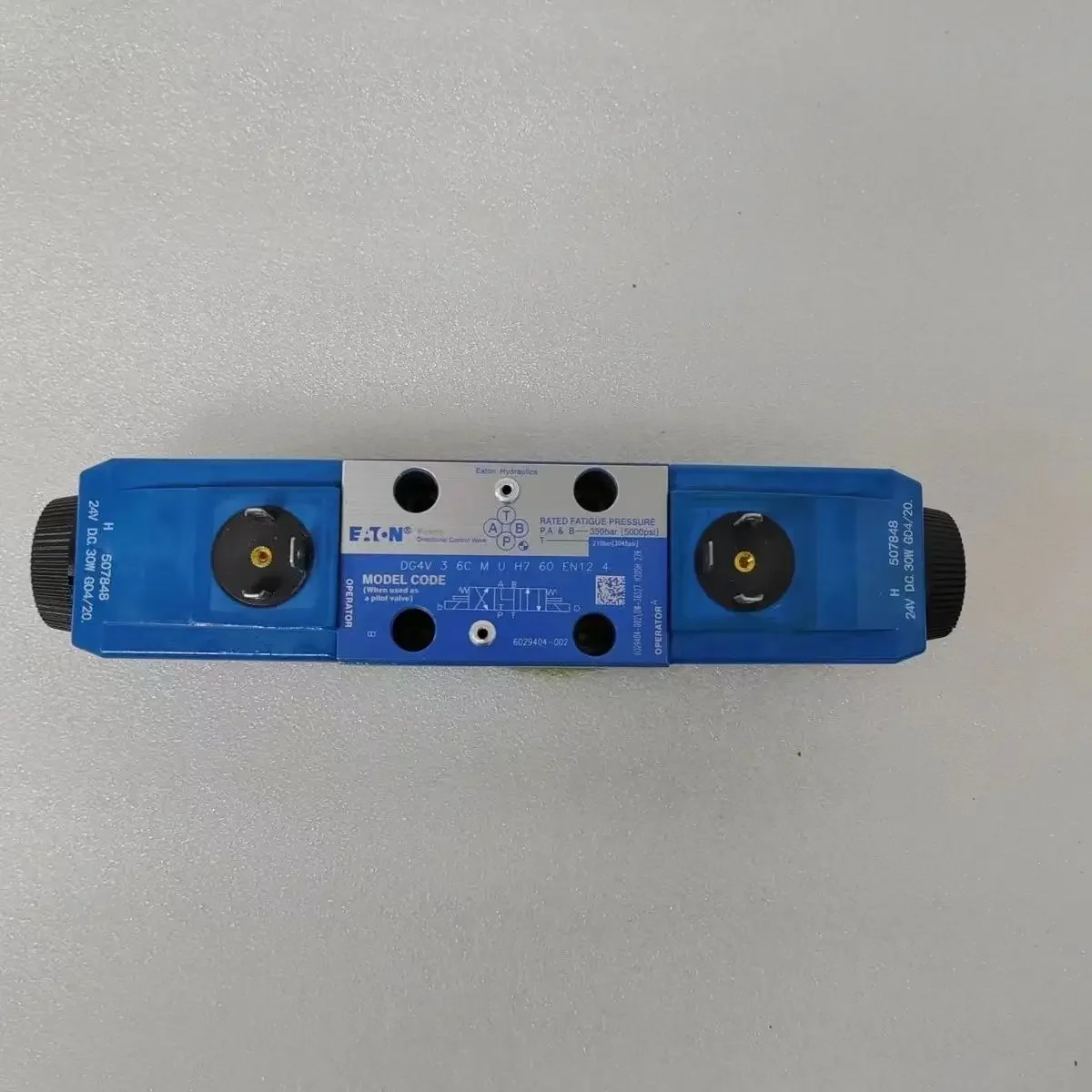 صمام الملف اللولبي إيتون DG4V-3-6c صمام الملف اللولبي صمام الملف اللولبي الأصلي لـ Sanyi Zhonglian