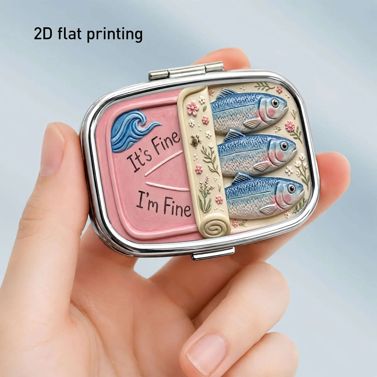 1 Stück Retro-Metall-Pillendose mit Sardinen-Dosen-Muster, 2-Fach Tragbare Taschen-Aufbewahrungsbox für Pillen, Vitamine, Reisegeschenk