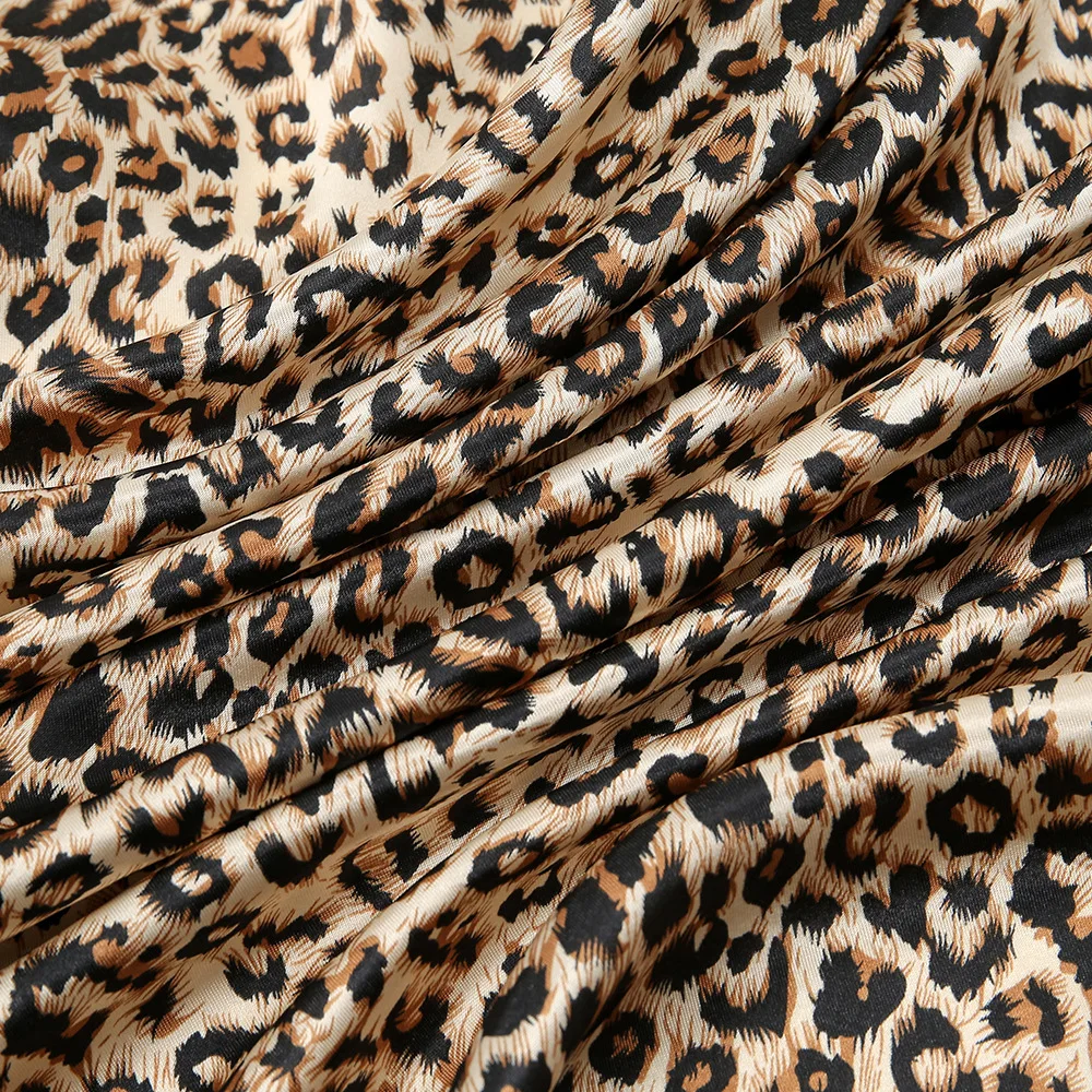 Fashion Leopard Scarf Hijab Shawl Silk Feeling Hair Ties Satin Square Turbans Cheetah Animal Print Head Wrap Scarves