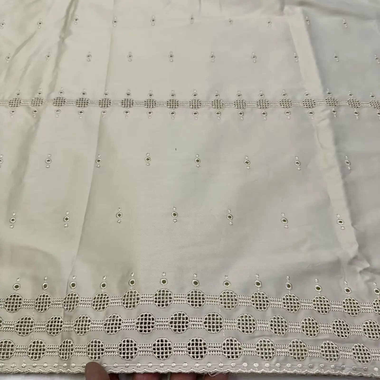 5 หลายอดนิยมแอฟริกันหรูหราผู้ชายลูกไม้ผ้าสําหรับเสื้อผ้า 2025 ผ้าฝ้าย 100% ลูกไม้ภาษาโปลิชคําลูกไม้ผ้าสําหรับออสเตรีย Atiku Man ชุด