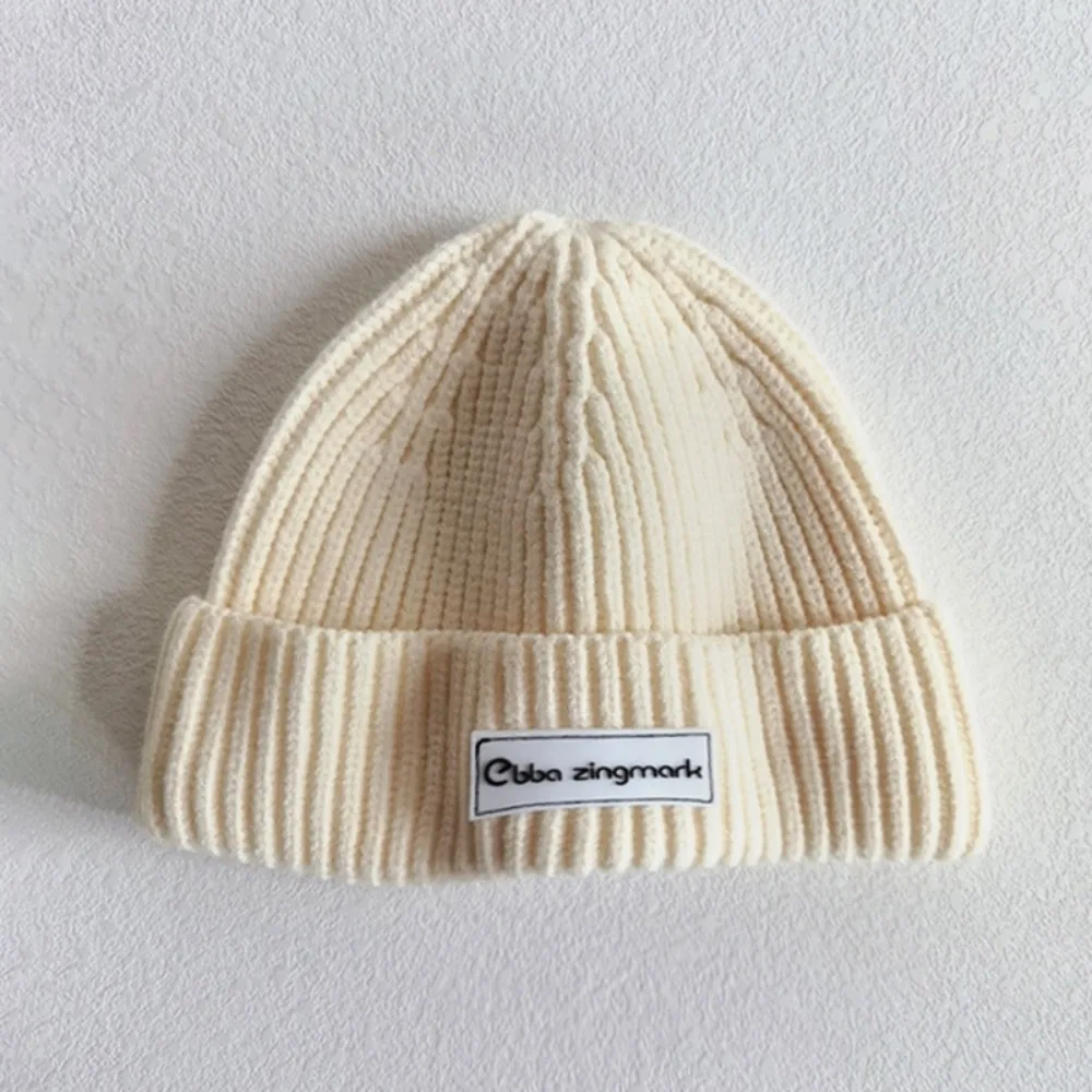 

Модная шапка-бини с буквенной этикеткой, теплая однотонная вязаная шапка для малышей, ветрозащитный шерстяной пуловер, осень-зима