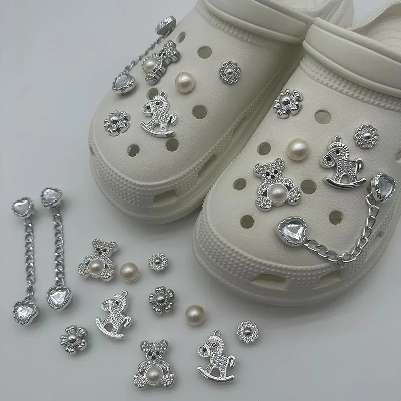12pcs Crystal Bear Shoe Accessories Women 2025 Clogs Shoes Decorative Buckle Woman Fashion Perals Chain DIY Shoe Flower Mujer