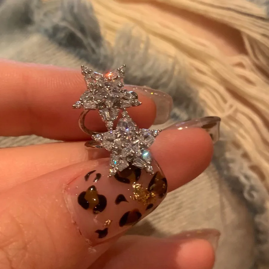 1 Pair  Koreanultra-shiny Zirconia Star-shaped Ear Barb with No Ear Hole. A Fashionable and Luxurious Ear Accessory for Women.