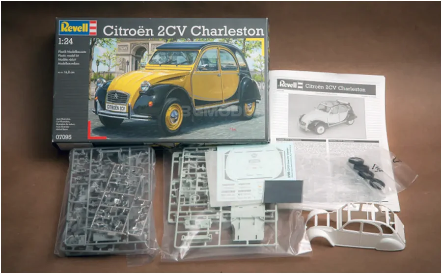 Revell Kunststoff zusammengebauter Modellbausatz 07095 2CV Charleston Auto 1/24