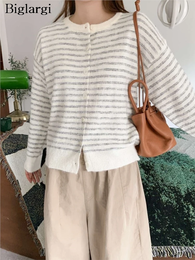 

Knitted Autumn Cardigan Women Striped Print Fashion Korean Style Ladies Cardigans Loose Casual Woman Sweater Coats