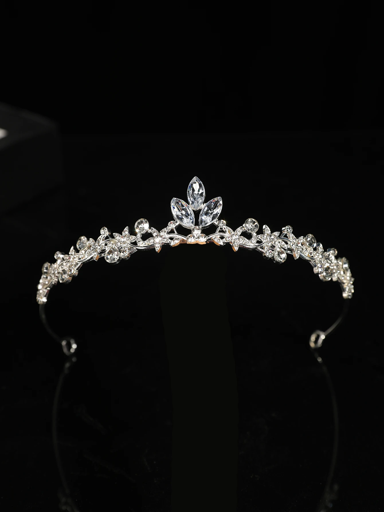 Light Luxury Pink Rhinestone Crown, Gold Leaf-Shaped Crown for Girls' Birthday, Bridal Wedding Dress Princess Hair Crown Headpiece image 2