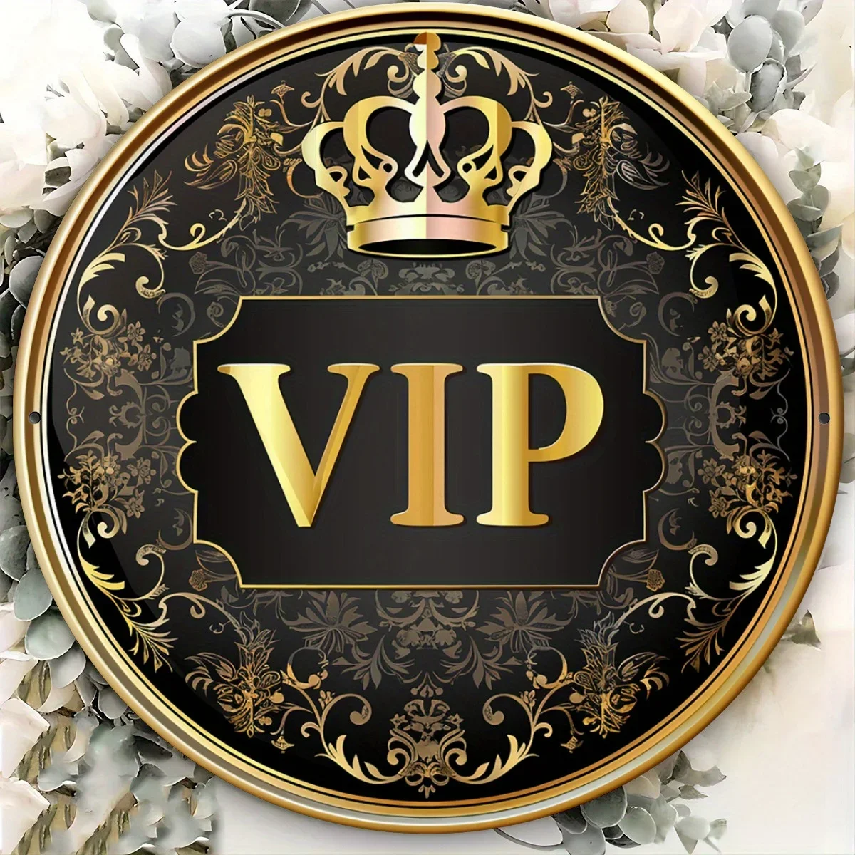Vintage VIP Crown Metallschild – Goldfolien-Design, elegante 2D-gedruckte Eisenkunst für Home-Office-Gartendekoration, perfektes Weihnachtsgeschenk