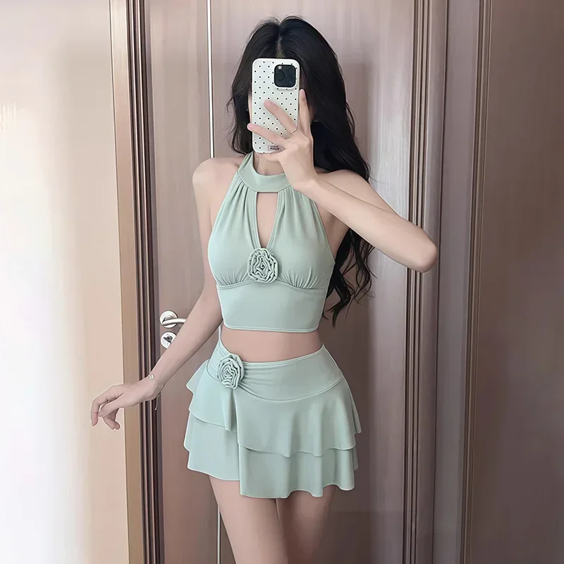 ネックラインビキニトップボトム水着女性用スタイル2025新作ホットセール高級感バックレス小胸セクシービーチバケーションビキニ