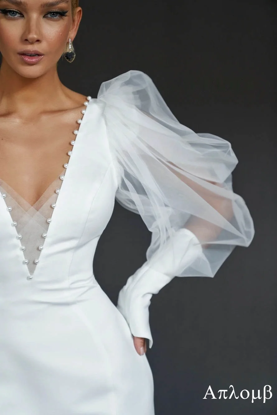 Abito da sposa di lusso con scollo a V alla moda semplice senza maniche in raso bianco personalizzato Abiti da sposa con temperamento per festa nuziale di alta qualità