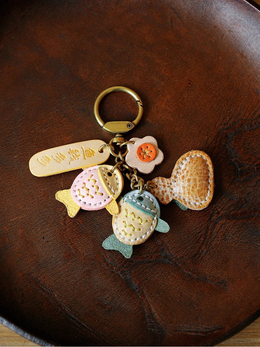 Retro Genuine Leather Fish Keychain Bag Charm With Stitched Multicolor Pieces Metal Ring and Chain For Bag Pendant Daily Carry