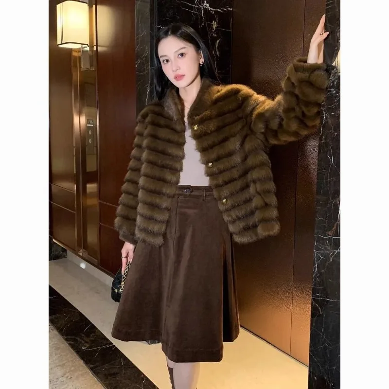 Mantel Bulu Imitasi Mink Ungu Ramah Lingkungan, Model Longgar Kerah Tegak untuk Musim Gugur dan Musim Dingin, Mantel Pendek Wanita dengan Sentuhan Mewah