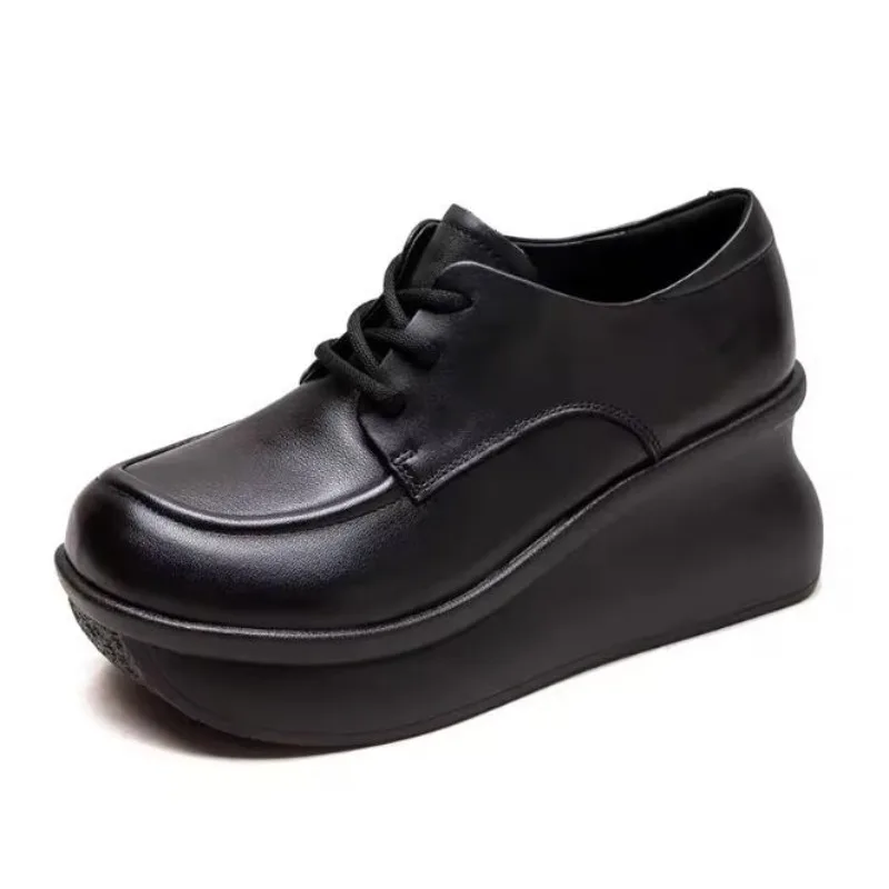 

Повседневные женские лоферы с круглым носком на плоской подошве, модные универсальные однотонные туфли в стиле ретро на танкетке, удобные, из мягкой кожи