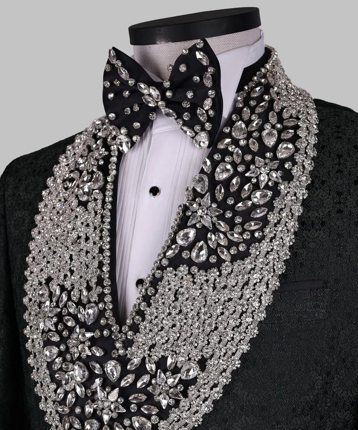 Luxurious Crystal Men Coat For Wedding Shawl Collar Belt Jacket Tuxedos Groom Party Only Blazer Customized