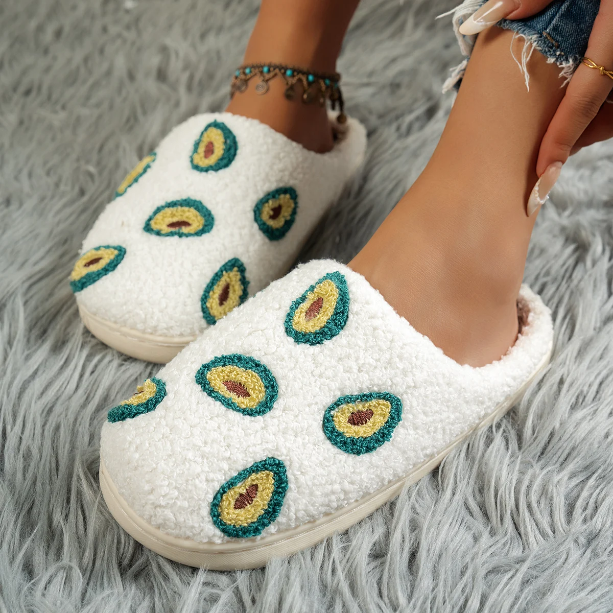 Zapatillas informales para dormitorio para niña, bonitos zapatos de invierno con diseño de aguacate para interiores, cómodos, cálidos, suaves, interesantes, de felpa, para el hogar