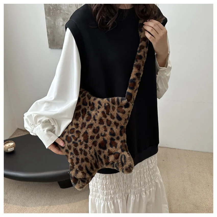 

Плюшевые сумки через плечо со звездным леопардовым принтом для женщин, пушистая большая вместительная сумка на плечо для девочек, винтажные сумки-тоут, женский кошелек