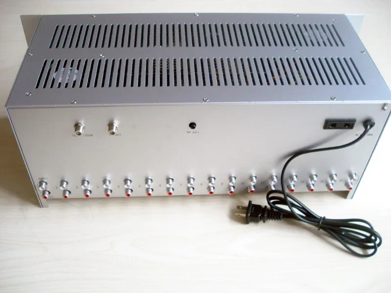 24 in 1 CATV analoge TV-modulator 16 in 1 behendige vaste RF-modulator CATV analoge PAL NTSC analoge modulator 24ch
