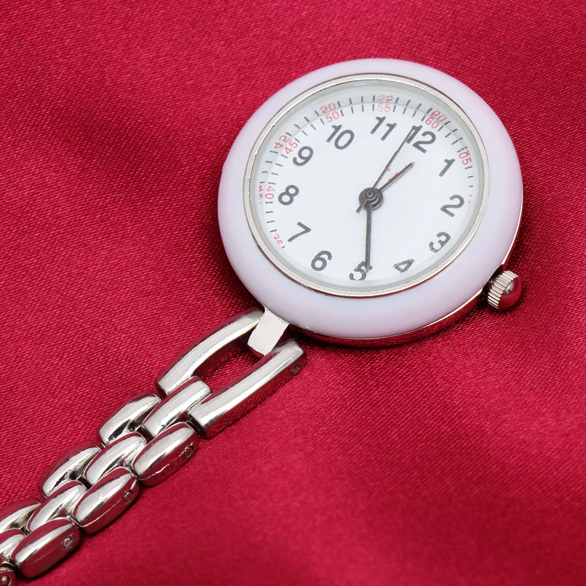 1Pcs Nurse Watch Waterproof Medical Lapel Pin Unisex Simple Style Portable Pocket Watch for Doctors Nurses Hospital Gift White