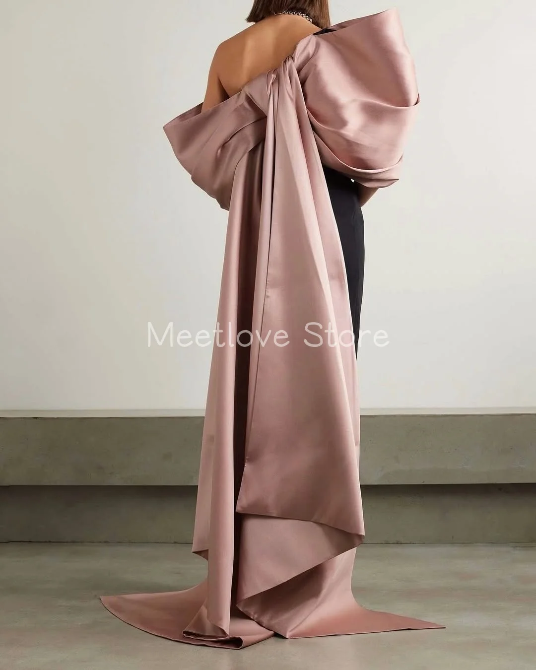 Meetlove personalizado fuera del hombro hasta el tobillo vestidos de fiesta simples vaina tren de barrido satén para mujeres 2025