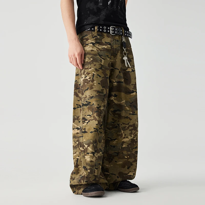 Celana Panjang Busur Pisau Melengkung Longgar Kamuflase Tren Jalanan untuk Pria 2025 Celana Kasual Longgar dan Modis Desain Baru