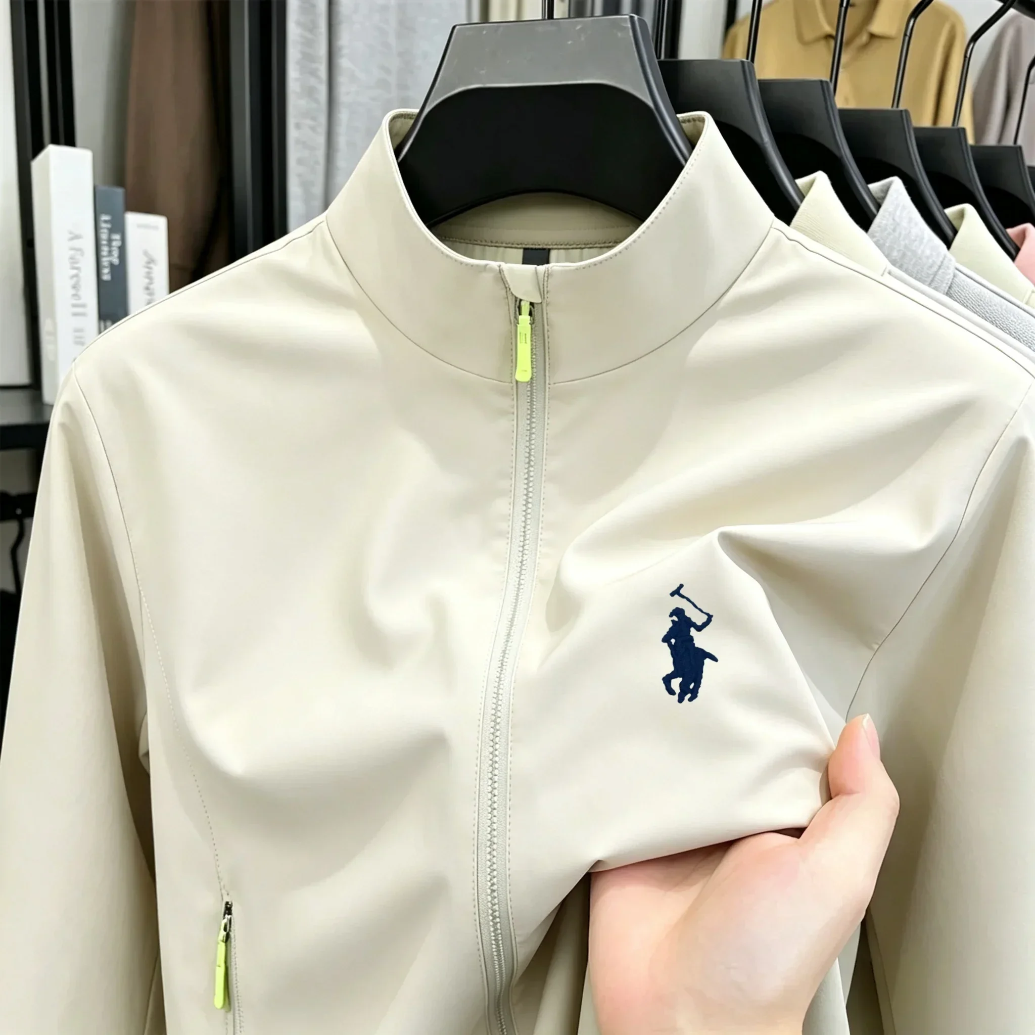 2026 neue High-End-Markenjacke für Damen und Herren mit langen Ärmeln und Reißverschluss, Herbstmode, exquisite Stickerei, wasserdicht, strapazierfähig. – Detail 15