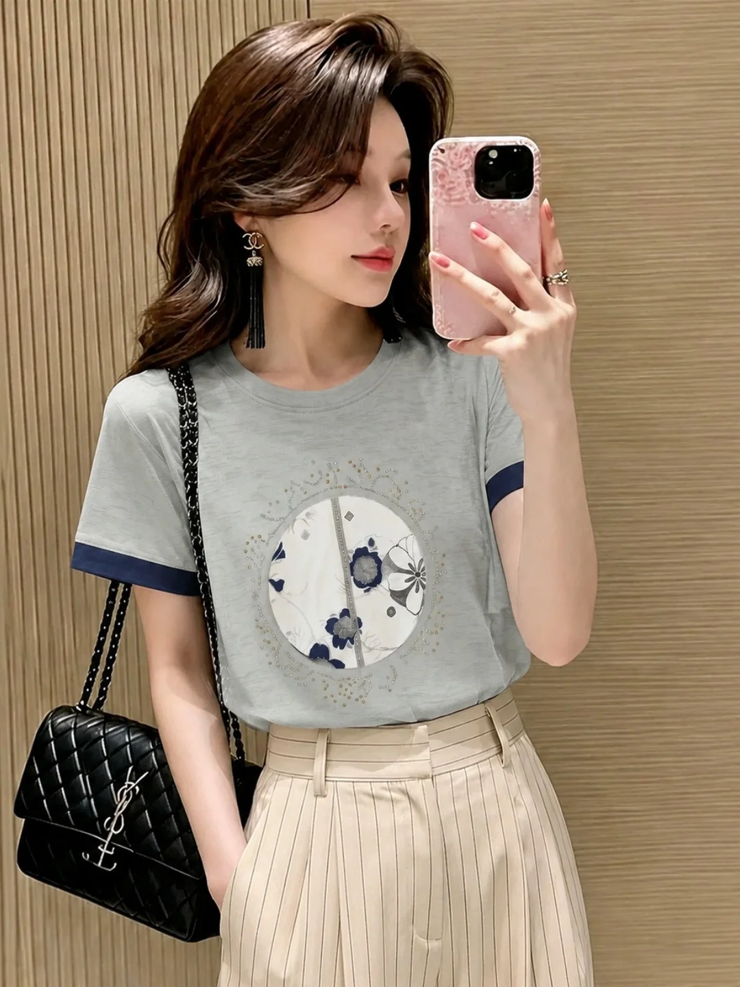 

Fashionable round Neck Short Sleeve T-Shirt Women's Design Sense Hotfix Rhinestone Casual Style Summer Top Elegant Versatile
