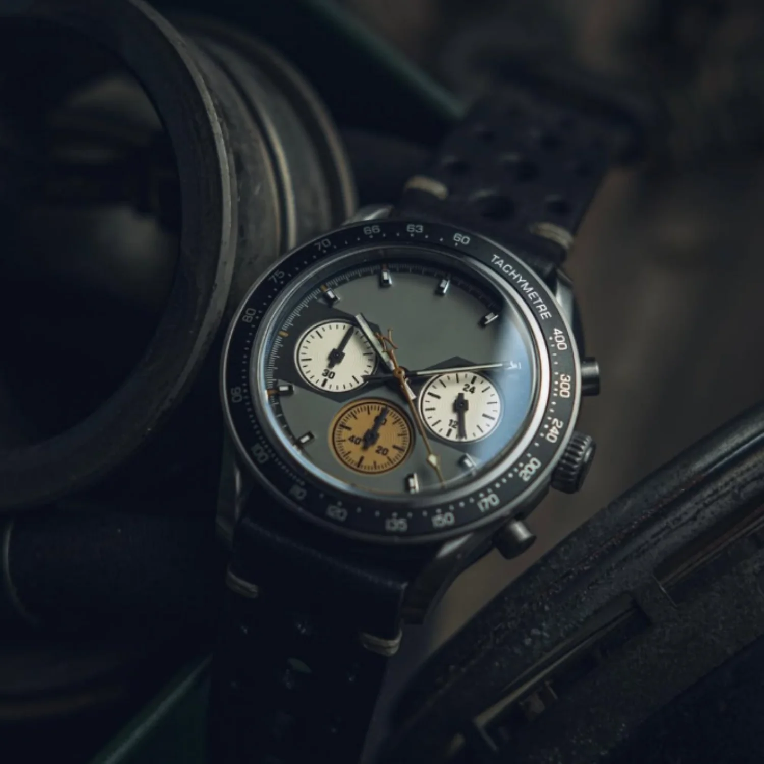 

CILOA Multifunctional Round Watch for Men, Fashionable 2025 New Style, Sports Brand, Light Luxury Gift, Waterproof Quartz Watch