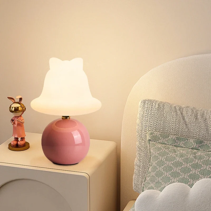 Lámpara de mesa nórdica, decoración para habitación de niños, mesita de noche, luces nocturnas, carga USB, luz Led, pantalla de plástico rodante