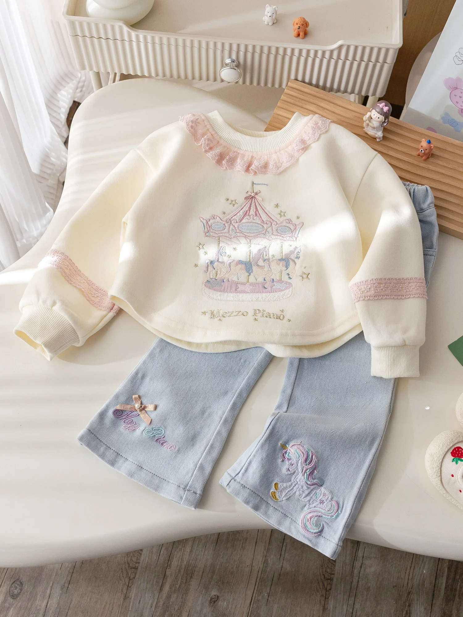 Girls Lace Trim Sweatshirt Hoodie Baby Girl's Autumn Fashionable Korean Style Embroidered Top Cotton Long Sleeve round Neck