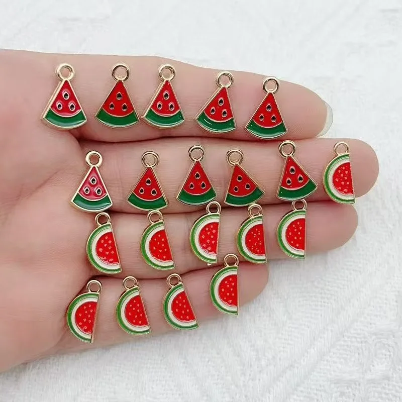 20 Stück Cartoon-Legierungs-Wassermelonen-Armband-Accessoires DIY Schmuckanhänger Ohrringmaterial Anhänger