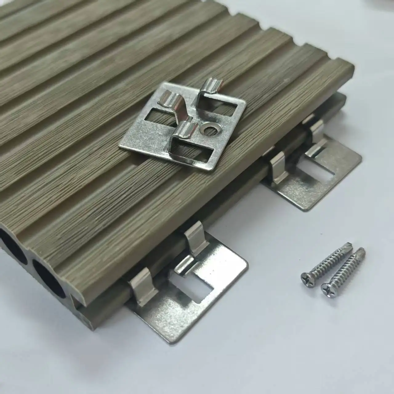 100Pcs Stainless Steel Square Hidden WPC Solid Bamboo Decking Clip Bracket Fastener Outdoor Flooring