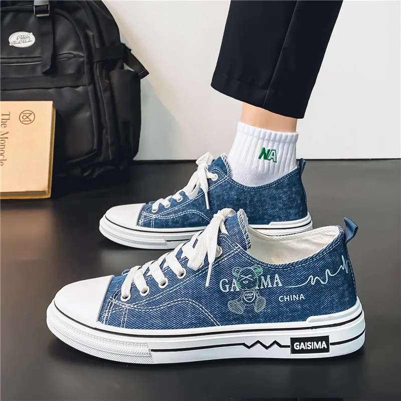 2025 Scarpe da ginnastica di tela da uomo estive Scarpe basse casual traspiranti per adolescenti Calzature comode e leggere alla moda per giovani streetwear