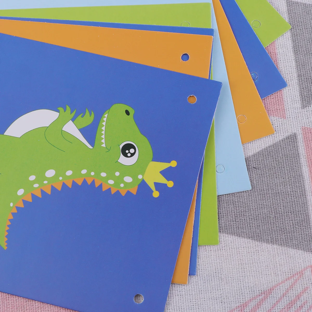 

Baby Happy Birthday Paper Banner Birthday Dinosaur Themed Fishtail Streamer Holiday Decorations for Party