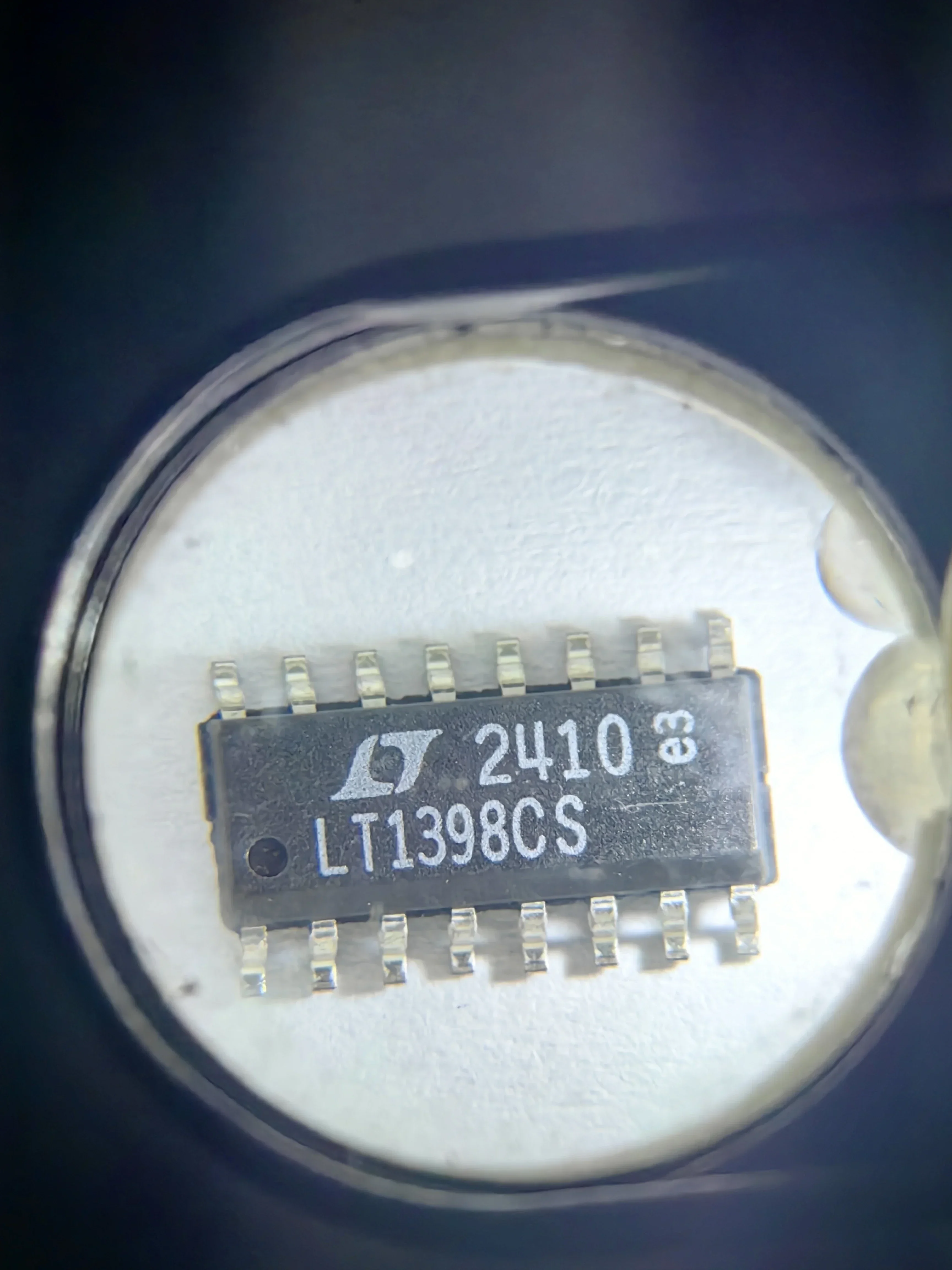 LT1398CS LT1398 - Low Cost Dual and Triple 300MHz Current Feedback Amplifiers with Shutdown