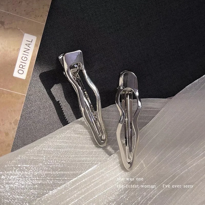 Silver Metal Side Fringe Hair Clip Alligator Clasp Comfortable Durable for Women Daily Versatile Elegant Premium Quality