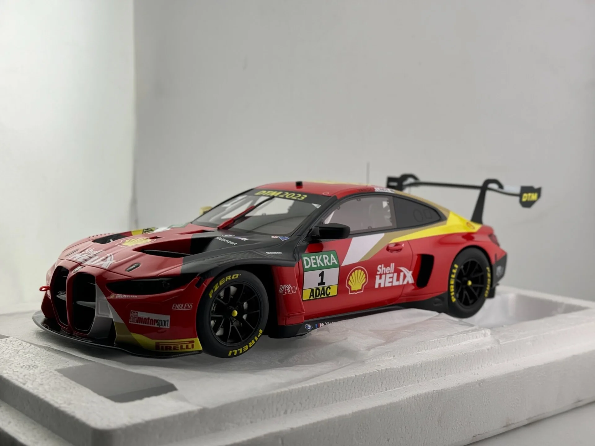 

NO Color Box TOP 1/18 Scale BMW M4GT3 Shell Car Model